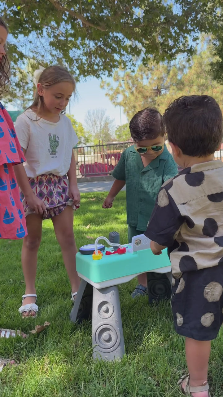 Kids wearing Bundle to Bundle rentals at the park and zoo